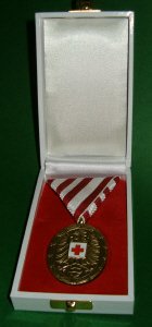Die Verdienstmedaille des Österreichischen Roten Kreuzes